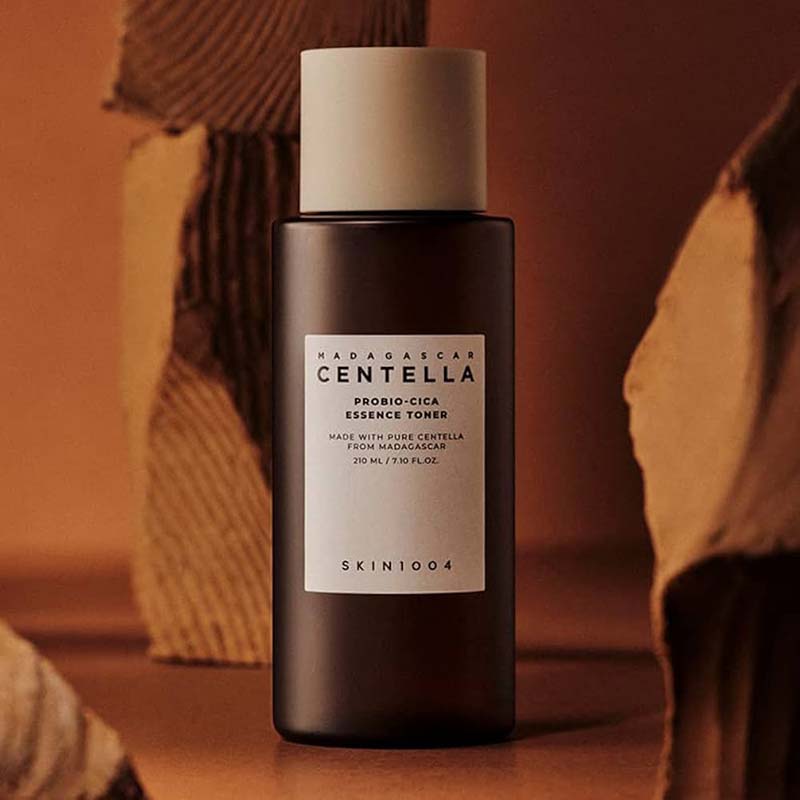 SKIN1004 Madagascar Centella Probio-Cica Essence Toner Hydratant 210ml
