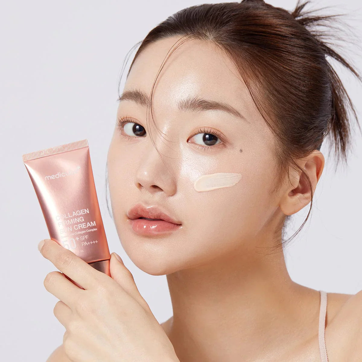 Medicube Collagen Firming Crème Solaire SPF50+ PA++++ Haute Protection 50ml